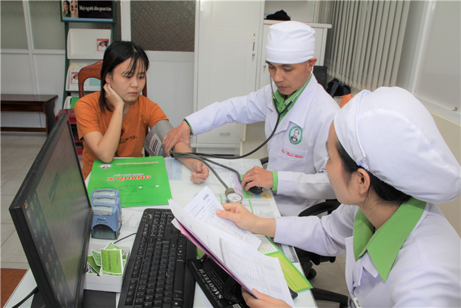 NƯỚC TIỂU MÀU VÀNG NGUYÊN NHÂN DO ĐÂU? CÁC TÌNH TRẠNG THƯỜNG GẶP